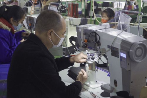 雙牌產業(yè)開發(fā)區(qū) 復工復產忙 沖刺開門紅